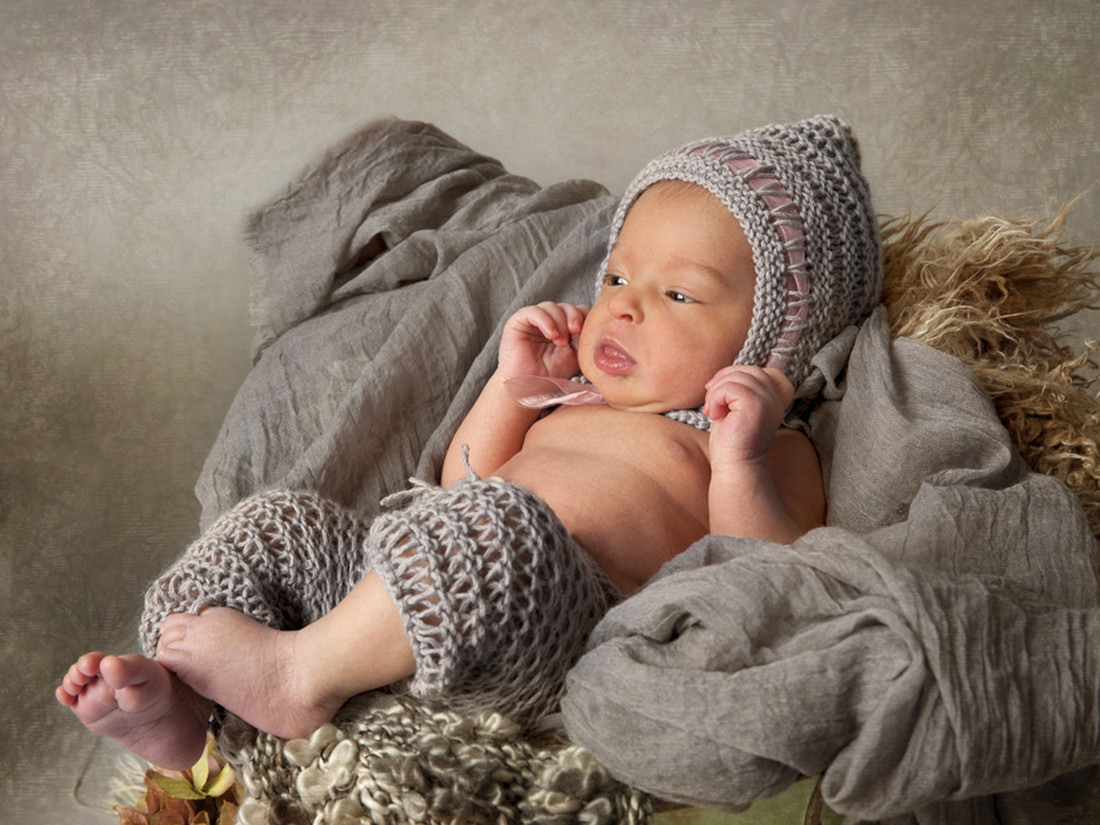 Bebés-niños-fotografía de bebés-fotógrafo de bebés en Valencia-fotografía original-diferente-creativa-Newborn--fotógrafo en Valencia-books-sesion bebés-Photo-recien nacidos,fotógrafo en Foy