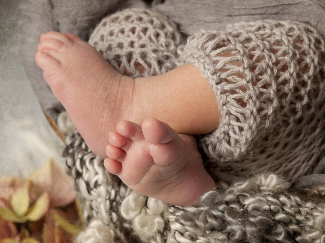 Bebés-niños-fotografía de bebés-fotógrafo de bebés en Valencia-fotografía original-diferente-creativa-Newborn--fotógrafo en Valencia-books-sesion bebés-Photo-recien nacidos,fotógrafo en Foy