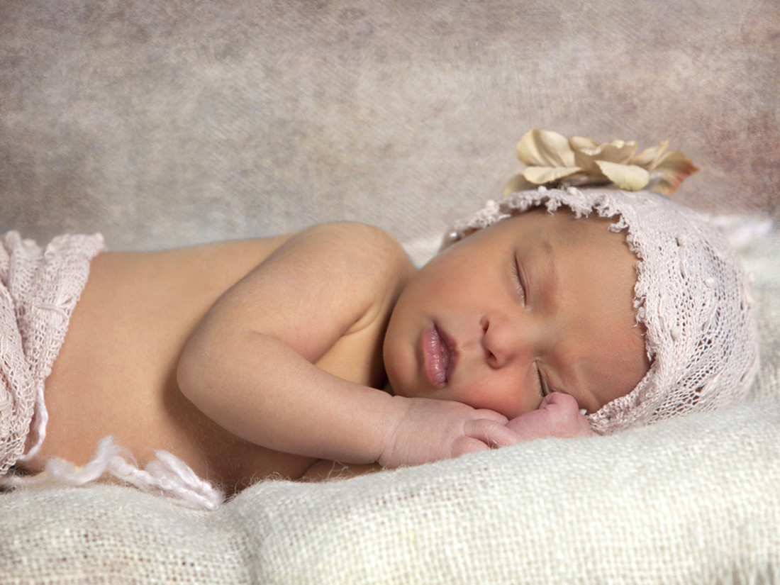 Bebés-niños-fotografía de bebés-fotógrafo de bebés en Valencia-fotografía original-diferente-creativa-Newborn--fotógrafo en Valencia-books-sesion bebés-Photo-recien nacidos,fotógrafo en Foy