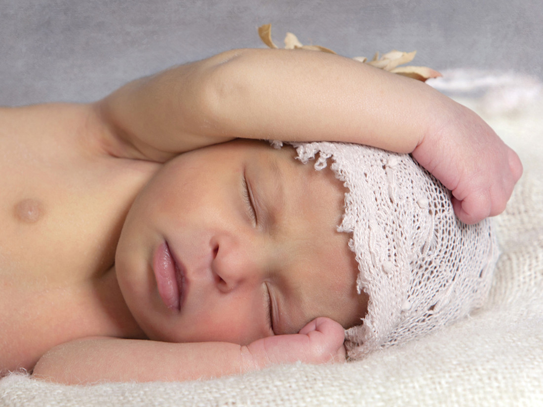 Bebés-niños-fotografía de bebés-fotógrafo de bebés en Valencia-fotografía original-diferente-creativa-Newborn--fotógrafo en Valencia-books-sesion bebés-Photo-recien nacidos,fotógrafo en Foy