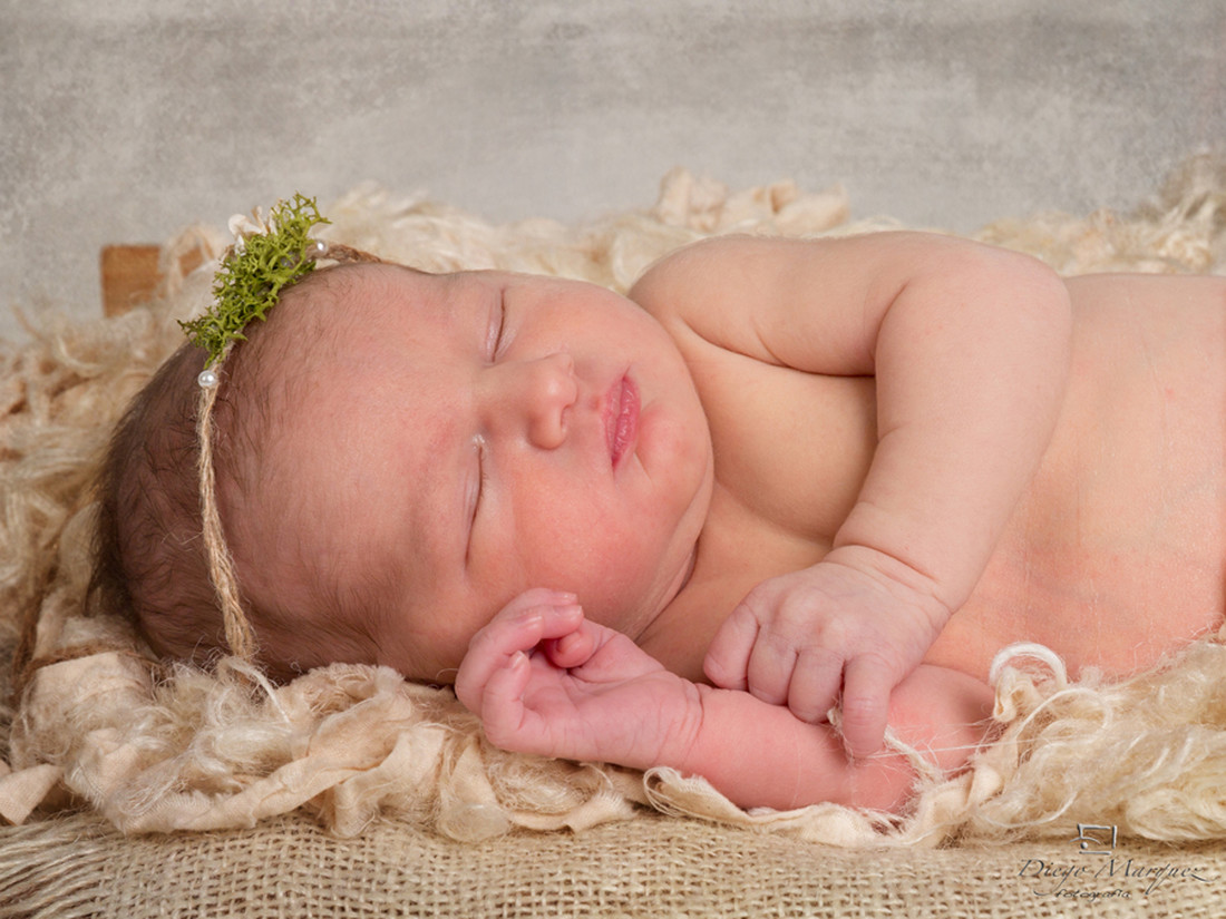 Imágenes-de-bebés-niños-fotografía-de-bebés-fotógrafo-de-bebés-en-Valencia-original-diferente-creativa-Newborn-sesión-recién- nacidos-05