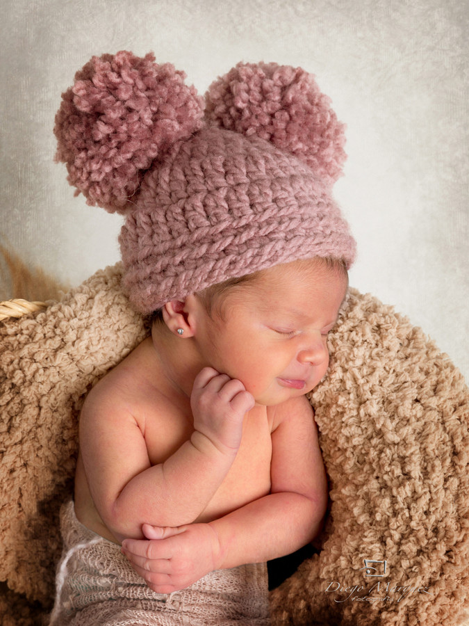 Fotografía-de-bebés-fotógrafo-de-bebés-en-Valencia-original-diferente-creativa-Newborn-books-bebés-recién- nacidos- fotógrafo-en-Meliana-04