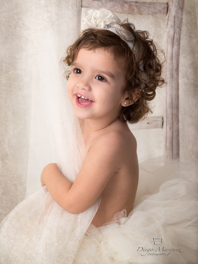 Fotografía-de-bebés-fotógrafo-de-bebés-en-Valencia-original-diferente-creativa-Newborn-books-bebés-recién- nacidos- fotógrafo-en-Meliana-03