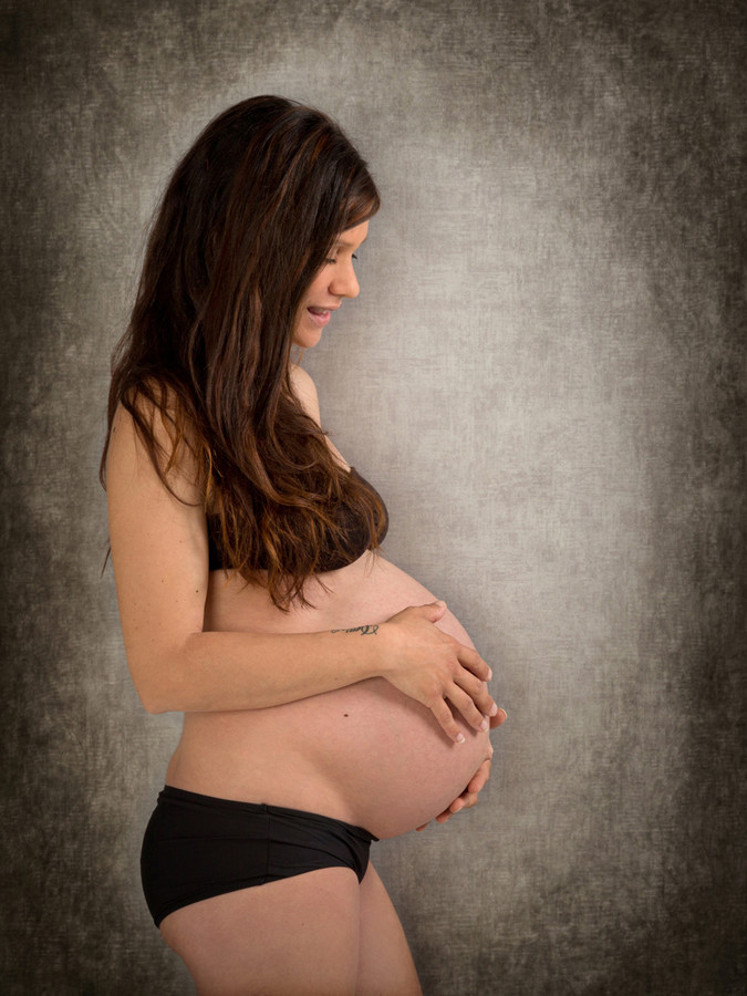 Fotógrafo de embarazadas-fotografía  en Valencia-premamá-original y creativa-fotógrafo Meliana-fotografía maternal-fotos tiernas-02