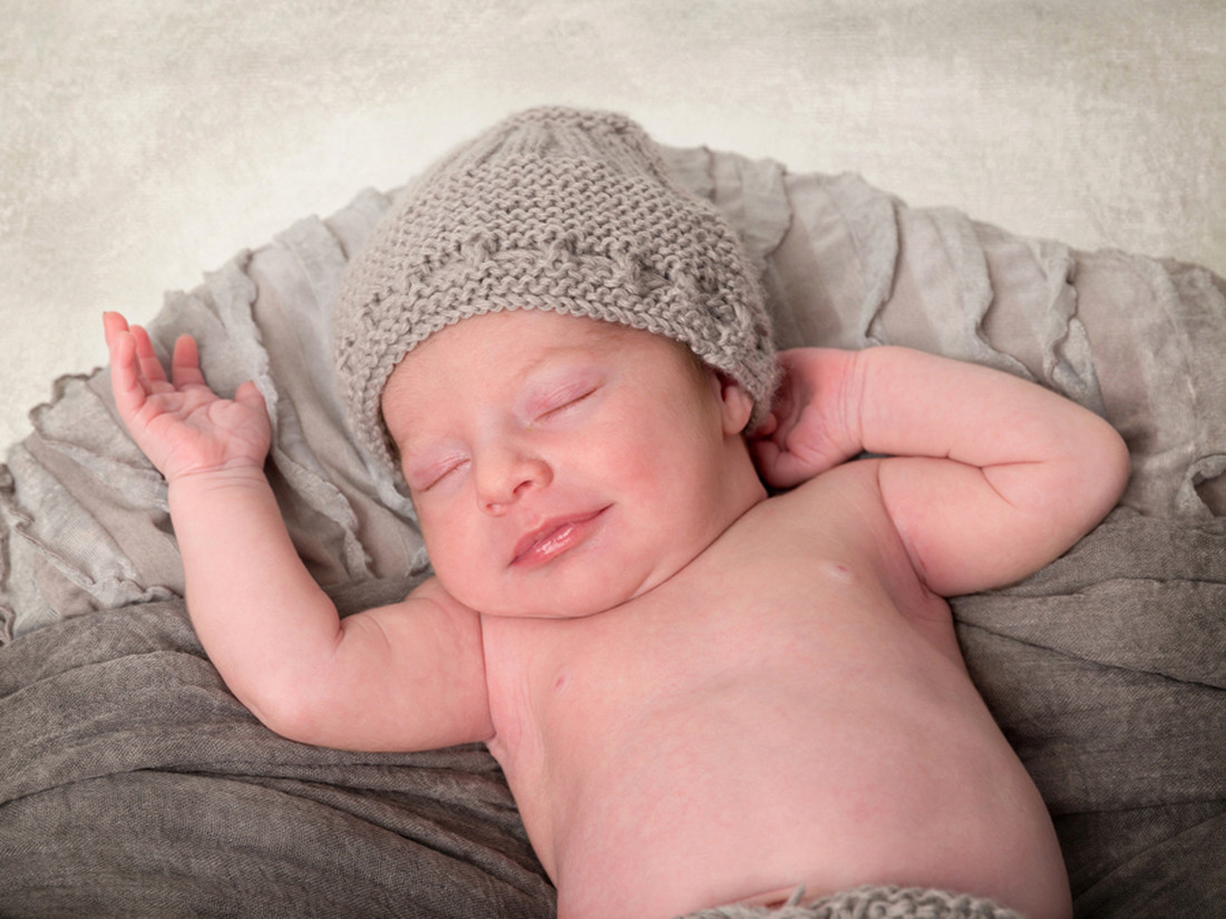 -fotógrafo de bebés en Valencia- original-diferente-creativa-Newborn--fotógrafo en Valencia--recien nacidos-04