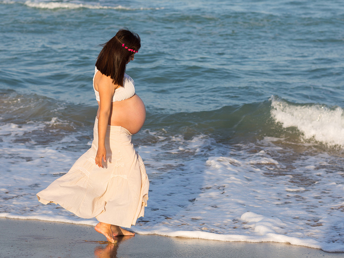  Fotógrafo de embarazadas-fotografía de embarazadas en Valencia-original y creativa-embarazo-fotógrafo Meliana-fotografía maternal-01