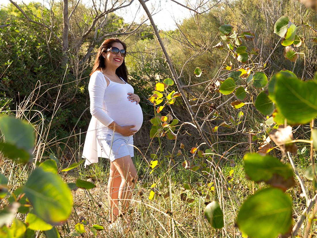  Fotógrafo de embarazadas-fotografía de embarazadas en Valencia-original y creativa-embarazo-fotógrafo Meliana-fotografía maternal-02